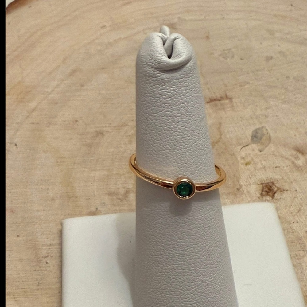Elegant Gold plated Ring with‎ Green Gemstone size 7
